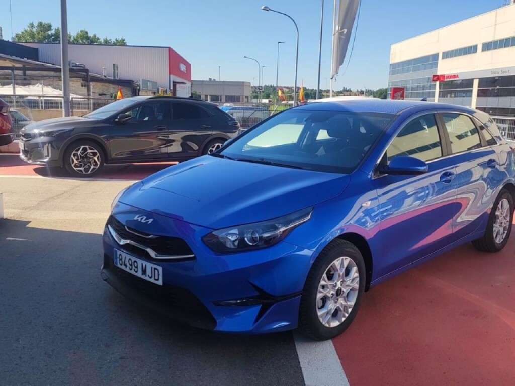 Foto impresión del anuncio Kia Ceed 1.0 T-GDi 88kW (120CV) Drive  de Ocasión en Madrid