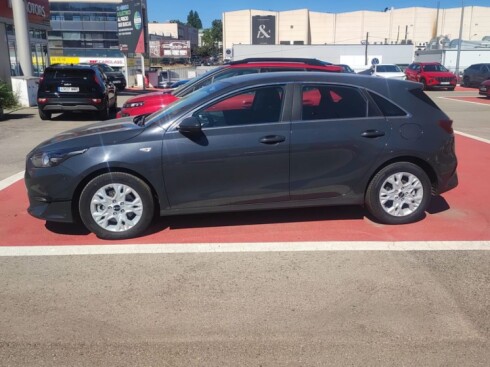 Foto impresión del anuncio Kia Ceed 1.0 T-GDi 88kW (120CV) Drive  de Ocasión en Madrid