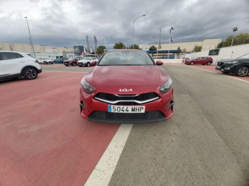 Foto impresión del anuncio Kia Ceed 1.6 MHEV iMT 100kW (136CV) Drive  de Ocasión en Madrid