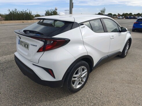 Foto impresión del anuncio Toyota C-HR 1.8 125H Active  de Ocasión en Madrid