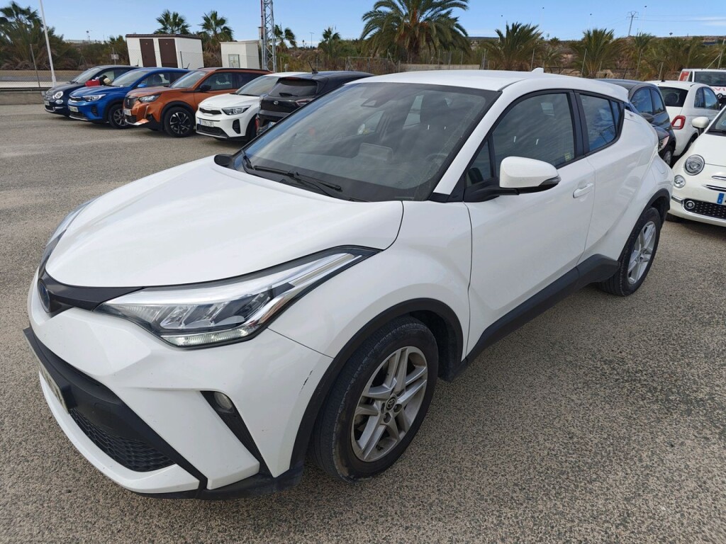 Foto impresión del anuncio Toyota C-HR 1.8 125H Active  de Ocasión en Madrid