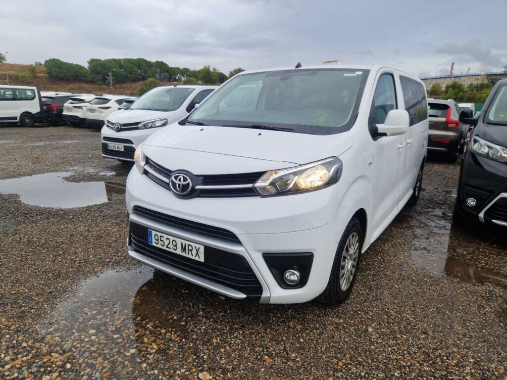 Foto impresión del anuncio Toyota Proace Verso Shuttle L1 2.0D 106kW (145CV) 6MT VX 9p  de Ocasión en Madrid