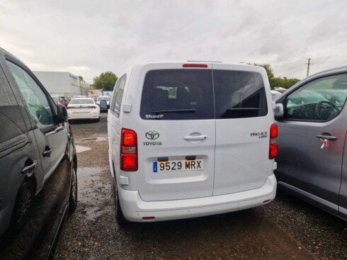 Foto impresión del anuncio Toyota Proace Verso Shuttle L1 2.0D 106kW (145CV) 6MT VX 9p  de Ocasión en Madrid