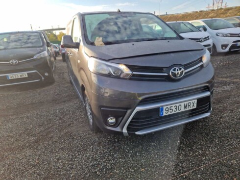 Foto impresión del anuncio Toyota Proace Verso Shuttle L1 2.0D 106kW (145CV) 6MT VX 9p  de Ocasión en Madrid