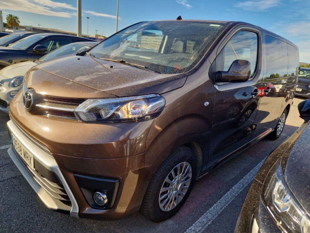 Foto impresión del anuncio Toyota Proace Shuttle L1 2.0D 106kW (145CV) 6MT VX 9p  de Ocasión en Madrid