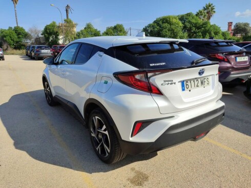 Foto impresión del anuncio Toyota C-HR 1.8 125H Advance  de Ocasión en Madrid