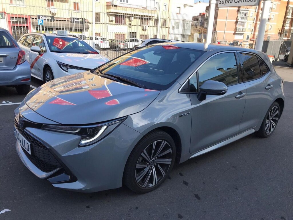 Foto impresión del anuncio Toyota Corolla 1.8 125H STYLE E-CVT  de Ocasión en Madrid