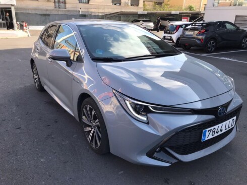 Foto impresión del anuncio Toyota Corolla 1.8 125H STYLE E-CVT  de Ocasión en Madrid