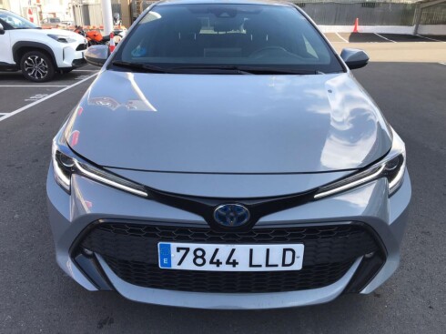 Foto impresión del anuncio Toyota Corolla 1.8 125H STYLE E-CVT  de Ocasión en Madrid