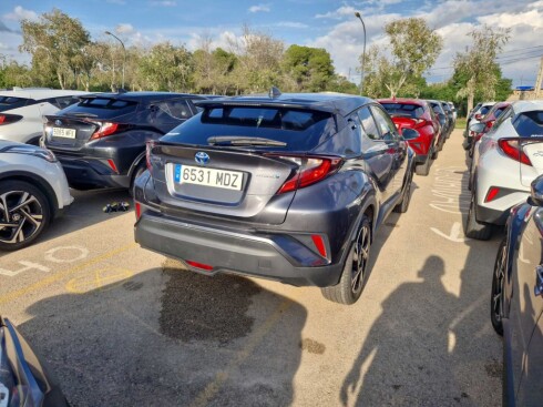 Foto impresión del anuncio Toyota C-HR 1.8 125H Advance  de Ocasión en Madrid