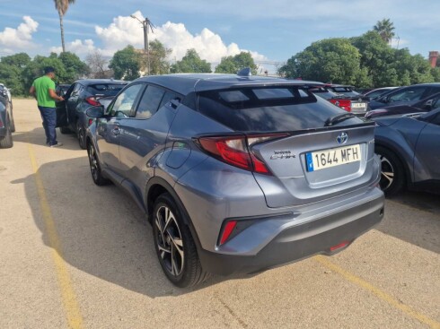 Foto impresión del anuncio Toyota C-HR 1.8 125H Advance  de Ocasión en Madrid