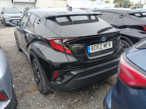 Foto impresión del anuncio Toyota C-HR 1.8 125H Advance  de Ocasión en Madrid