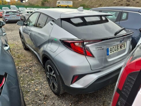 Foto impresión del anuncio Toyota C-HR 1.8 125H Advance  de Ocasión en Madrid