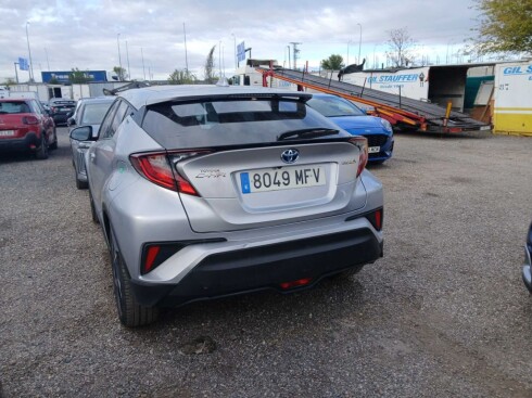 Foto impresión del anuncio Toyota C-HR 1.8 125H Advance  de Ocasión en Madrid