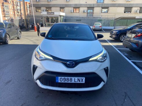 Foto impresión del anuncio Toyota C-HR 2.0 180H Advance  de Ocasión en Madrid