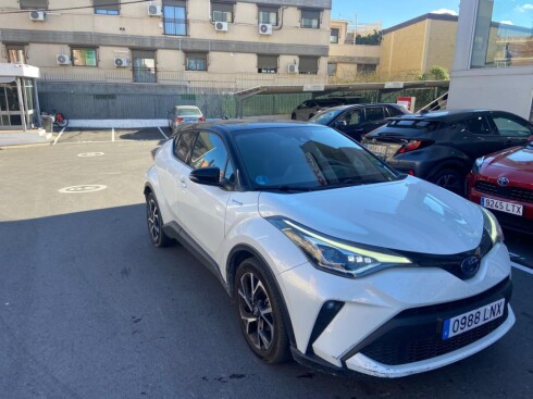 Foto impresión del anuncio Toyota C-HR 2.0 180H Advance  de Ocasión en Madrid