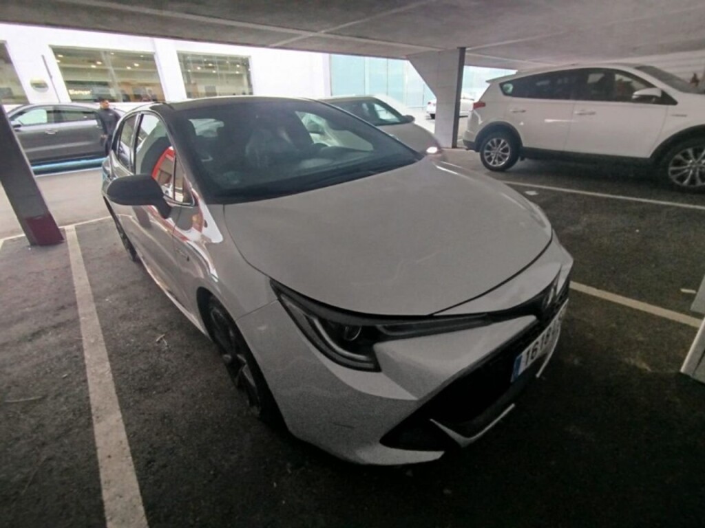 Foto impresión del anuncio Toyota Corolla 2.0 180H GR-SPORT E-CVT  de Ocasión en Madrid