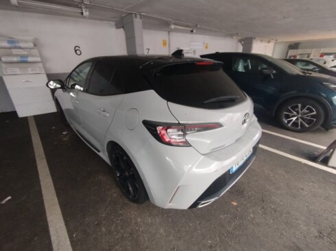 Foto impresión del anuncio Toyota Corolla 2.0 180H GR-SPORT E-CVT  de Ocasión en Madrid