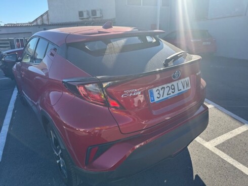 Foto impresión del anuncio Toyota C-HR 1.8 125H Advance  de Ocasión en Madrid