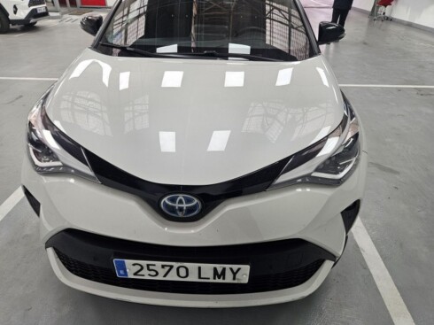 Foto impresión del anuncio Toyota C-HR 2.0 180H Advance  de Ocasión en Madrid