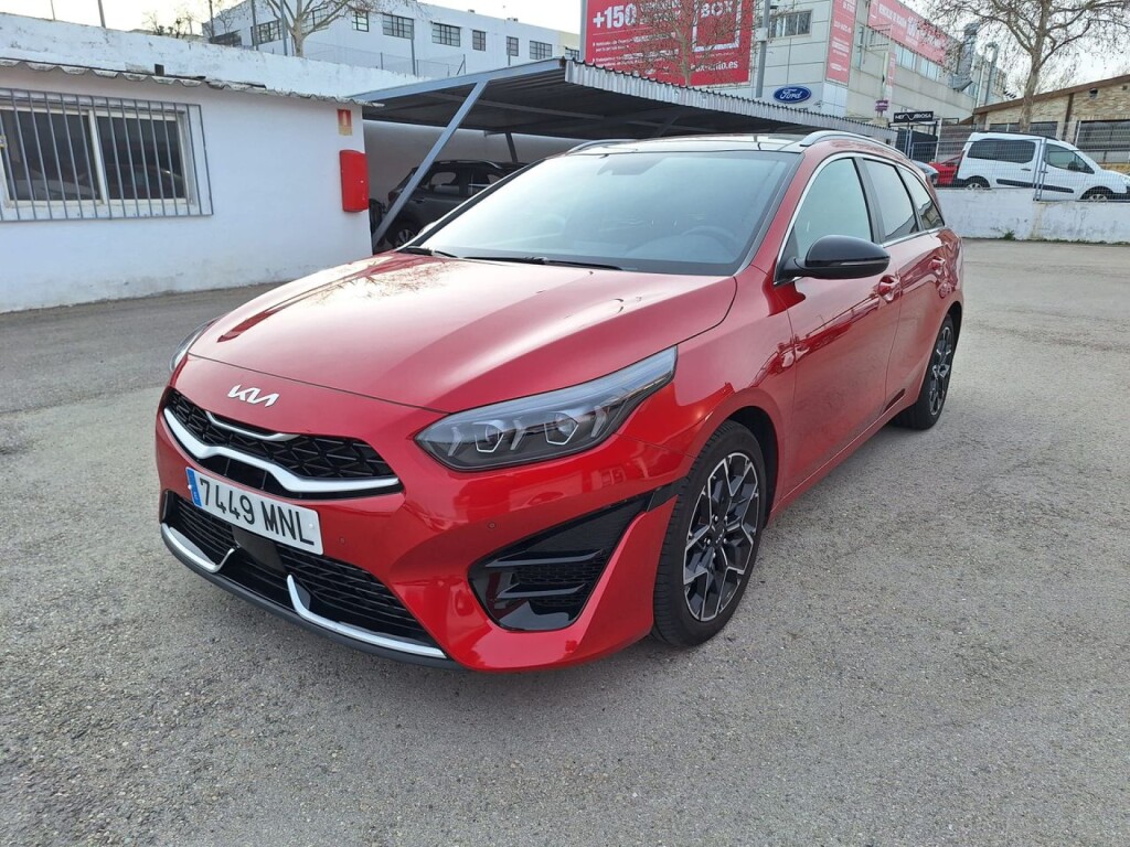 Foto impresión del anuncio Kia Ceed Tourer 1.5 MHEV 118kW(160CV) GT Line DCT  de Ocasión en Madrid